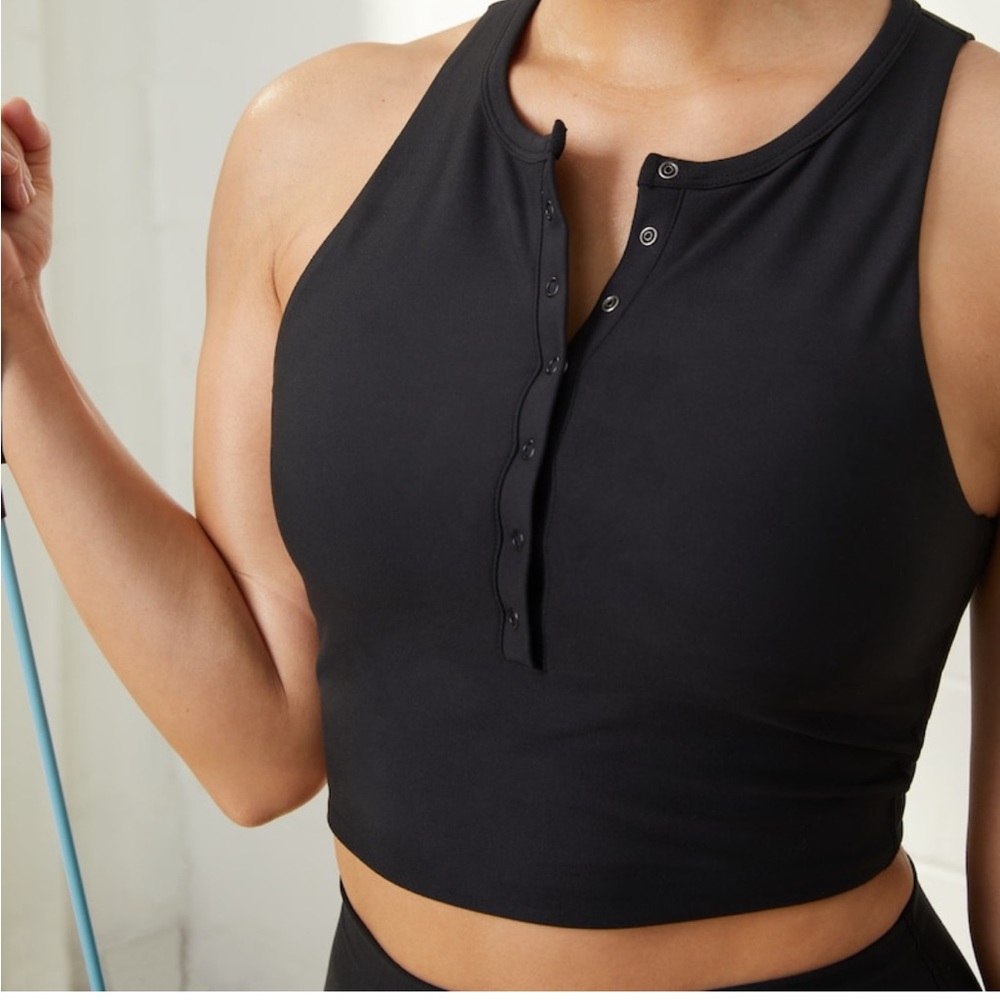 NWT YPB Sculpt Henley Slim Tank